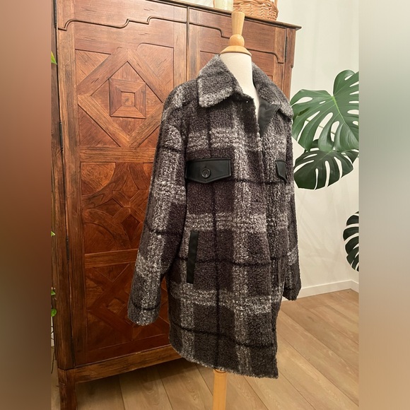 NVLT Check Berber Shacket - Picture 4 of 8